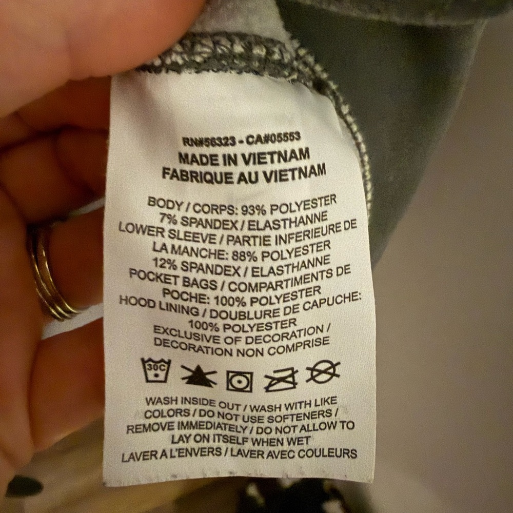 Nike Gray and Black Golden Gophers Men’s Hoodie - Picture 6 of 7